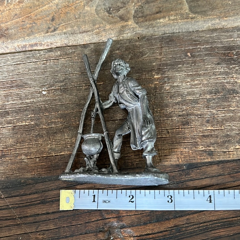 VINTAGE solid pewter fantasy figurine - 4” - Picture 9 of 9